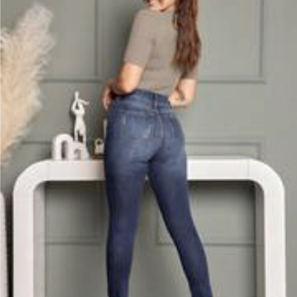 Kancan Candice Curvy Super Skinny Jeans - Picture 2 of 2
